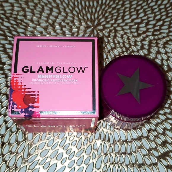 NIB GLAMGLOW Berryglow Probiotic Recovery Radiance Moisturizing Mask 2.5 oz - Picture 3 of 9